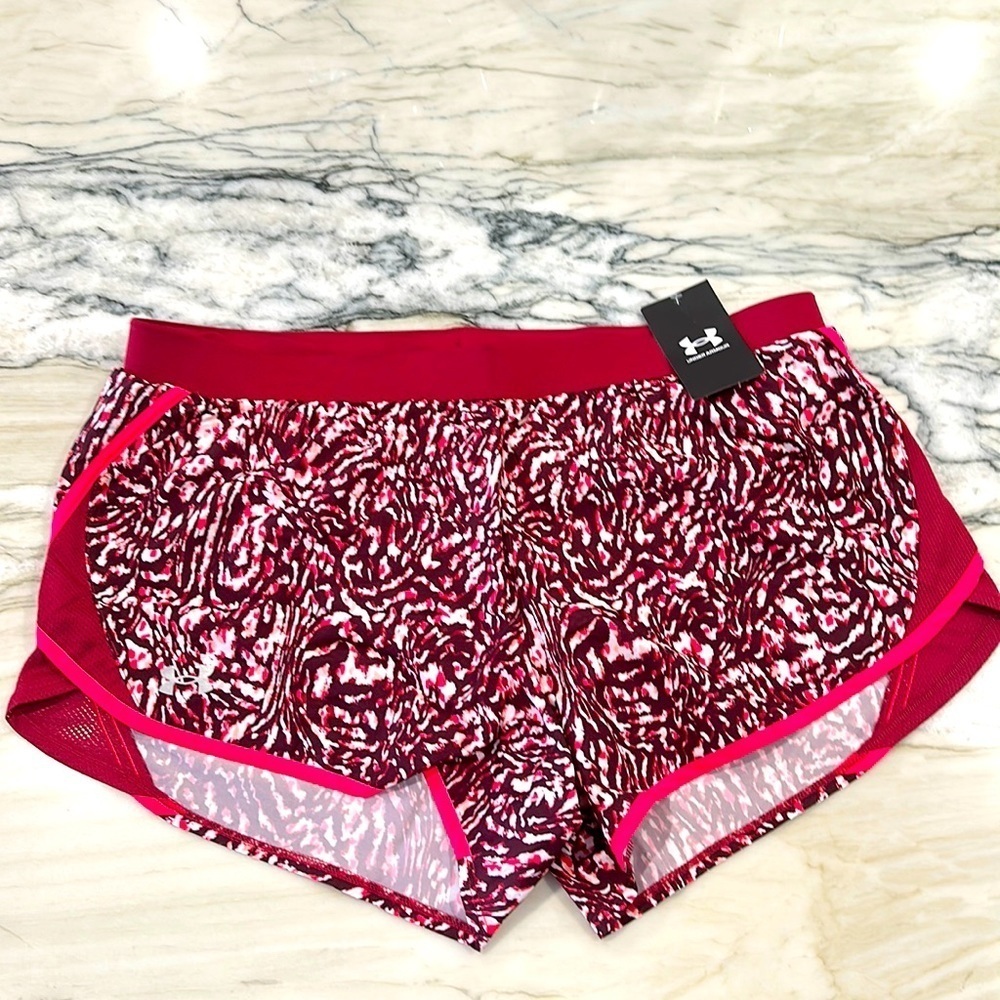 Women’s Under Armor running shorts NWT